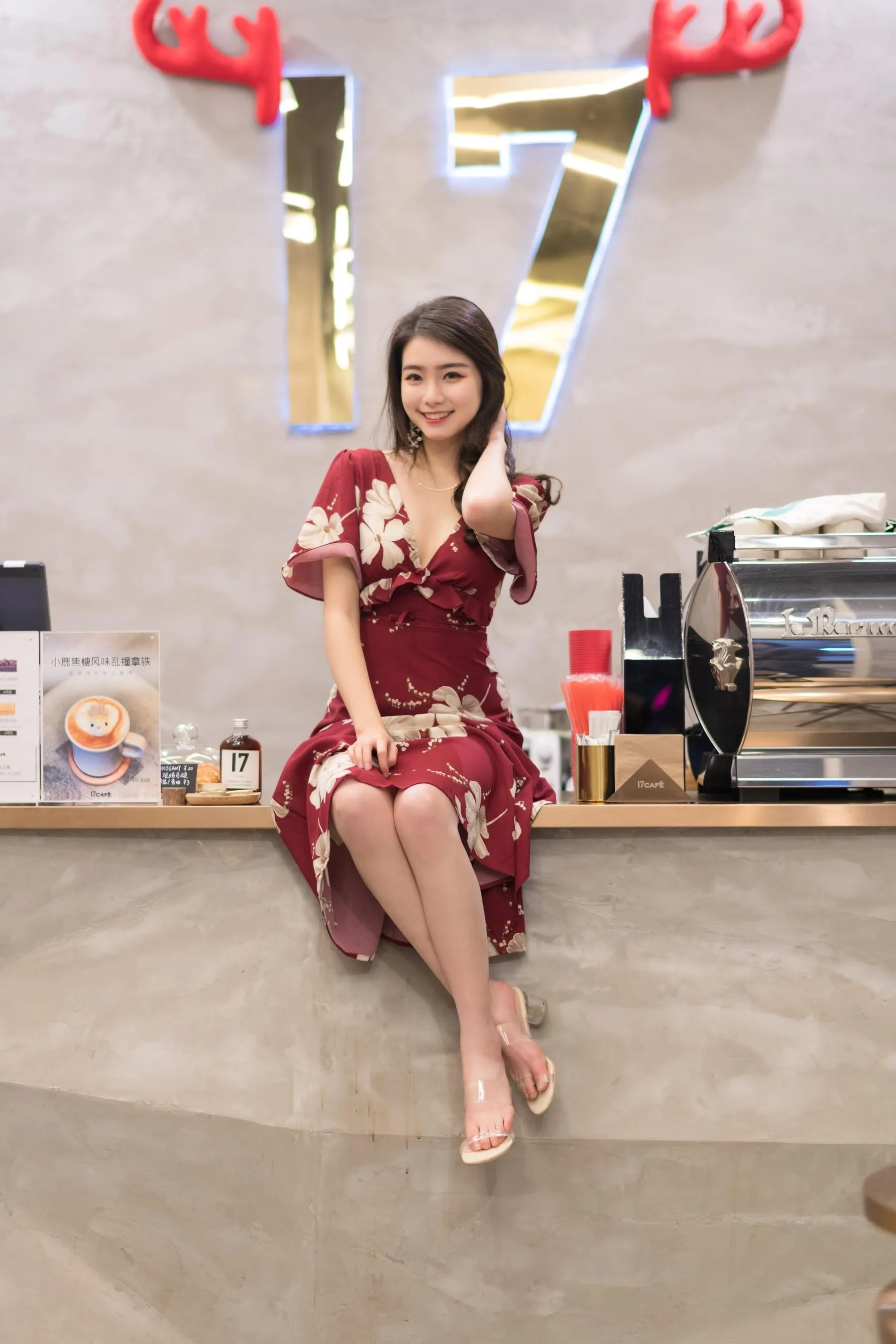 [艺图语] 2022.06.01 街角咖啡屋 ZERO [31P]插图1